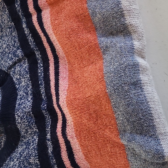 Two Medium Loft Sweaters - Picture 3 of 9